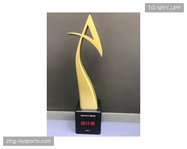 陈梦家的冰箱里塞满了冠军奖杯，连酸奶都得放门口